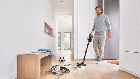 Bosch Serie 8 BCS82PWR25 scopa elettrica Aspirapolvere a bastone Batteria Secco Senza sacchetto 0,4 L Nero, Rosso 5 Ah