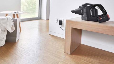 Bosch Serie 8 BCS82PWR25 scopa elettrica Aspirapolvere a bastone Batteria Secco Senza sacchetto 0,4 L Nero, Rosso 5 Ah