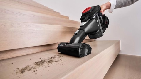 Bosch Serie 8 BCS82PWR25 scopa elettrica Aspirapolvere a bastone Batteria Secco Senza sacchetto 0,4 L Nero, Rosso 5 Ah