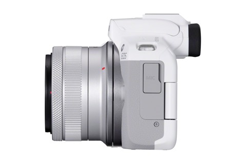 Canon EOS R50, White + RF-S 18-45mm F4.5-6.3 IS STM Kit MILC 24,2 MP CMOS 6000 x 4000 Pixel Bianco