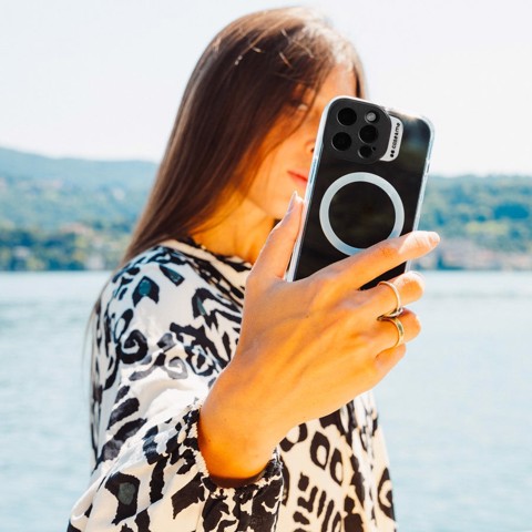 Case & Me CMCOVCAMTMSIP1561PA Cover magsafe trasparente iphone 15 pro, azzurro