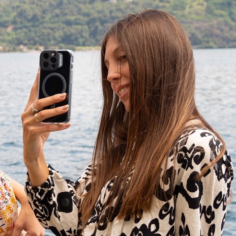 Case & Me CMCOVCAMTMSIP1561PK  Cover magsafe trasparente iphone 15 pro, nero