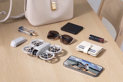 DJI Neo Fly More Combo 4 rotori Quadrirotore 12 MP 3840 x 2880 Pixel 1435 mAh Nero, Bianco