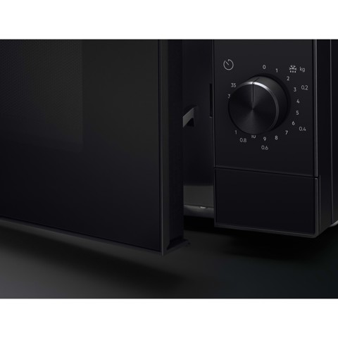 Electrolux EMZ421MMK Forno a microonde a libera installazione 20 Litri