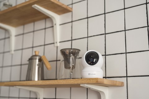 EZVIZ C6N Telecamera Wi-Fi motorizzata per interno con vista a 360°