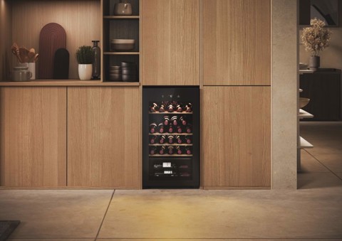 Haier Wine Bank 50 Serie 3 HWS34GGH1 Cantinetta vino con compressore Libera installazione Nero 34 bottiglia/bottiglie