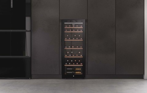 Haier Wine Bank 50 Serie 7 HWS77GDAU1 Cantinetta vino con compressore Libera installazione Nero 77 bottiglia/bottiglie