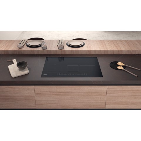 Hotpoint Ariston Ariston Piano cottura a induzione HB 0577B NE Made in Italy