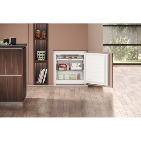 Hotpoint Ariston Frigorifero combinato ad incasso HA SP70 T121