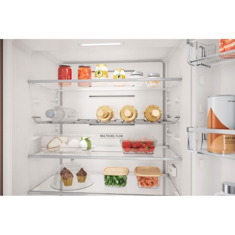 Hotpoint Ariston Frigorifero combinato ad incasso HA SP70 T121
