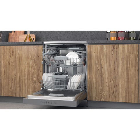 Hotpoint Ariston Lavastoviglie a libera installazione HFC 3C26 CW X
