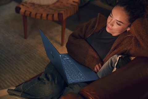 HP E70D8EA laptop Computer portatile 35,6 cm (14") 2K 8 GB LPDDR5-SDRAM 512 GB SSD Wi-Fi 6E (802.11ax) Windows 11 Home AI PC Blu