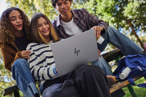 HP E70D9EA laptop Computer portatile 35,6 cm (14") 2K 8 GB LPDDR5-SDRAM 512 GB SSD Wi-Fi 6E (802.11ax) Windows 11 Home AI PC
