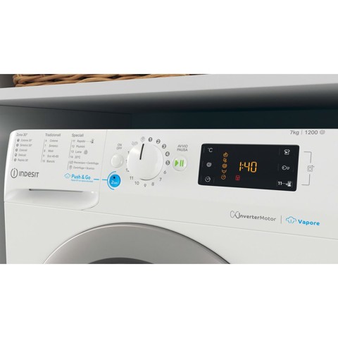 Indesit BWSE 7125X SV IT lavatrice Caricamento frontale 7 kg 1200 Giri/min B Bianco