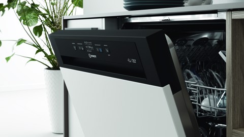 Indesit I3B L634 B A scomparsa parziale 14 coperti