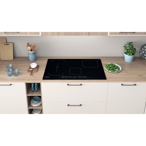 Indesit IB 21B77 NE Nero Da incasso 77 cm Piano cottura a induzione 4 Fornello(i)