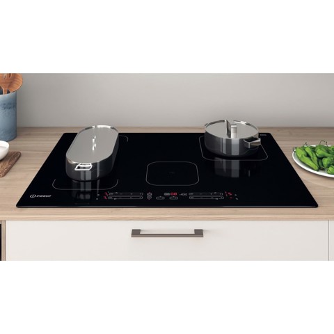 Indesit IB 21B77 NE Nero Da incasso 77 cm Piano cottura a induzione 4 Fornello(i)