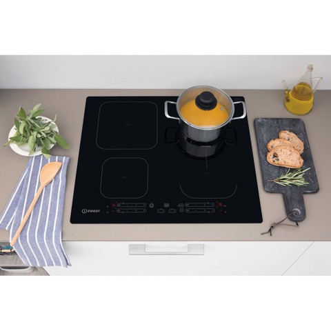 Indesit IB 65B60 NE Nero Da incasso 59 cm Piano cottura a induzione 4 Fornello(i)