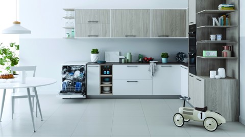 Indesit IN2FE14CNP80W Libera installazione 14 coperti E