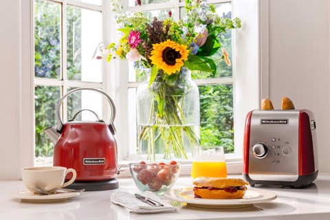 KitchenAid 5KMT221 2 fetta/e 1100 W Rosso, Acciaio inossidabile