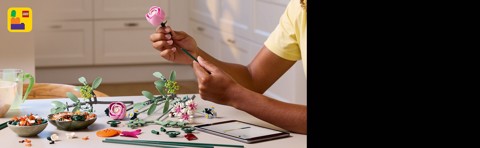 LEGO Botanicals 10342 Bouquet di Fiori Rosa, Kit Modellismo Adulti, Decorazioni Casa con Piante Finte, Idea Regalo Donna o Uomo