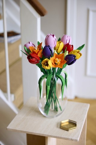 LEGO Botanicals 11501 Bouquet di Tulipani, 14 Fiori Finti da Costruire per Adulti in 5 Colori, Regalo Fai da Te per Donne