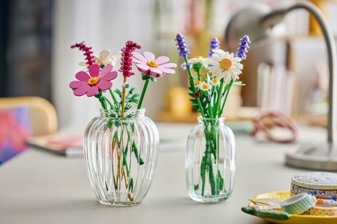 LEGO Botanicals 11508 Margherite, Bouquet di Fiori Artificiali con Margherite Finte, Lavanda, Regalo di Compleanno Bambine 9+