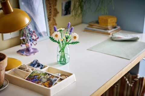 LEGO Botanicals 11508 Margherite, Bouquet di Fiori Artificiali con Margherite Finte, Lavanda, Regalo di Compleanno Bambine 9+