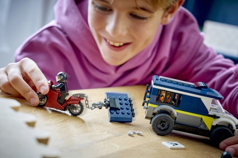 LEGO City 60479 Cellulare della Polizia Giocattolo, con Camion e Moto