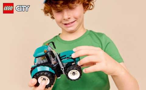 LEGO City 60498 Trattore Giocattolo, Veicolo Agricolo da Costruire con Minifigure del Contadino