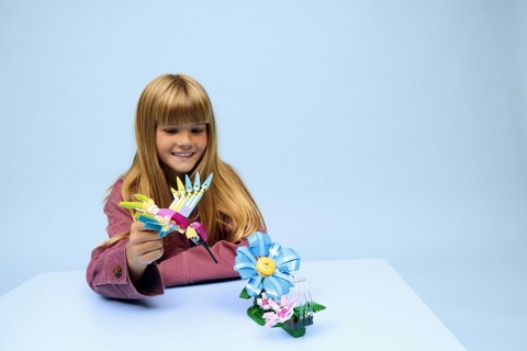 LEGO Creator 31384 3in1 Animali Selvatici: Colibrì Variopinto, Uccello Giocattolo Trasformabile in Farfalla o Pesce