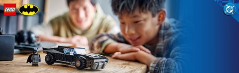 LEGO DC 76332 Batmobile di Batman, Macchina Giocattolo da Collezione con Minifigure del Supereroe e Moneta d'Oro