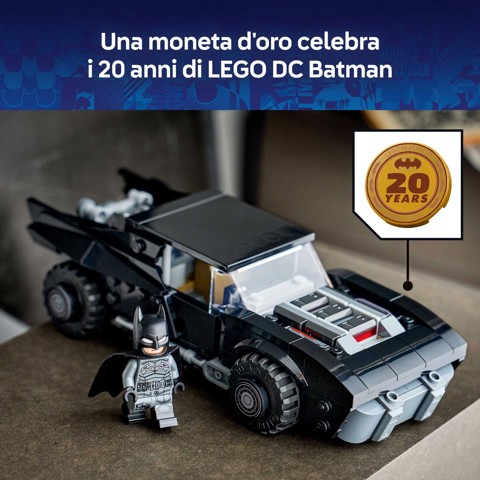 LEGO DC 76332 Batmobile di Batman, Macchina Giocattolo da Collezione con Minifigure del Supereroe e Moneta d'Oro