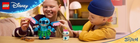 LEGO Disney | 43296 Stitch e Scrump, 2 Action Figure Giocattolo con Accessori, Decorazione Cameretta, Regalo per Bambini 9+