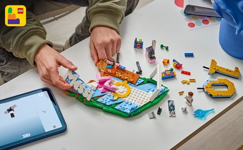 LEGO Editions 43011 Lionel Messi – Highlights Calcistici, Giocattolo 3D da Esposizione, Minifigure da Collezione, Regalo 10+