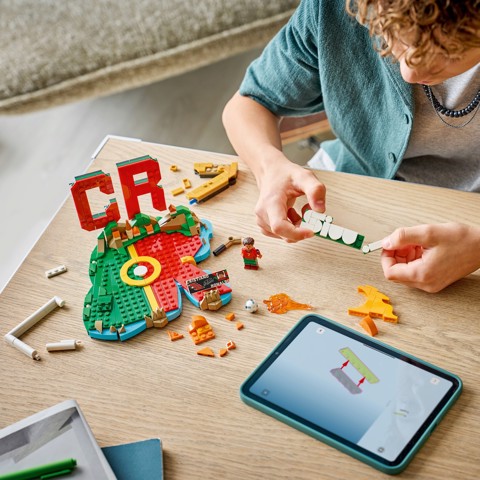 LEGO Editions 43012 Cristiano Ronaldo – Highlights Calcistici, Giocattolo 3D da Esposizione con Minifigure, Regalo 10+ Anni