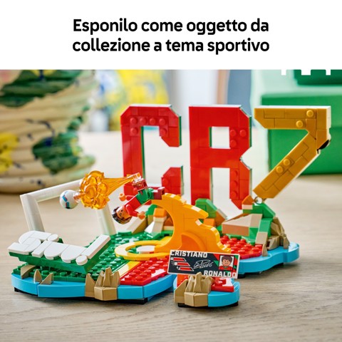 LEGO Editions 43012 Cristiano Ronaldo – Highlights Calcistici, Giocattolo 3D da Esposizione con Minifigure, Regalo 10+ Anni