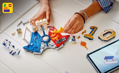 LEGO Editions 43013 Kylian Mbappé – Highlights Calcistici, Giocattolo 3D da Esposizione con Minifigure, Regalo Bambini da 10+
