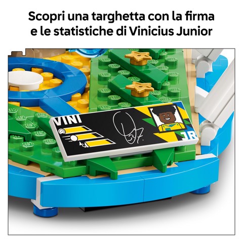 LEGO Editions 43027 Vini Jr. – Highlights Calcistici, Giocattolo 3D da Esposizione con Minifigure da Collezione, Regalo 10+