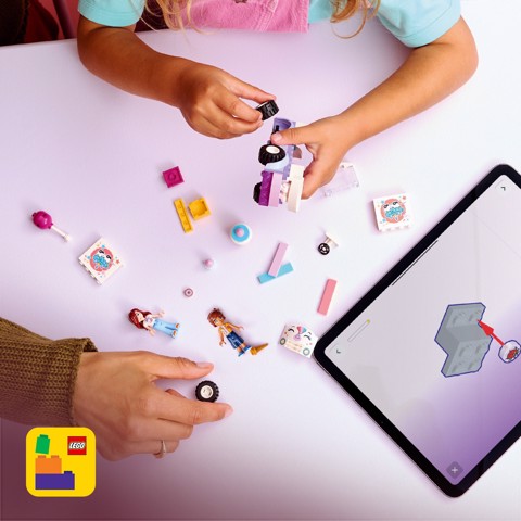 LEGO Friends 42675 Auto-Unicorno per la Consegna di Torte, Gioco Didattico con 2 Mini Bamboline e Accessori per Bambine da 4+