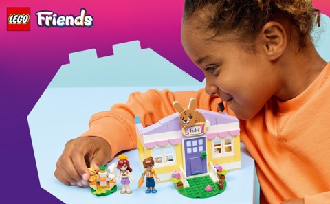 LEGO Friends 42679 Hotel dei Conigli di Heartlake City, Casa Giocattolo con 2 Mini Bamboline, 2 Animali, Accessori, Regalo 5+