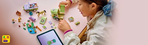 LEGO Friends 42695 Rimorchio per Cavallo e Puledro, con Cavallo Giocattolo, Pony, Accessori, Auto, 2 Mini Bamboline, Regalo 7+