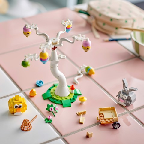 LEGO Iconic 40808 Coniglietto Pasquale e Caccia alle Uova, Giocattolo di Pasqua Coniglio e Uccellino, Regalo Bambine e Bambini 8+