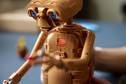 LEGO Ideas 21370 E.T. the Extra-Terrestrial, Kit Modellismo per Adulti con Figura Aliena, Fiori Finti e Mattoncino Luminoso