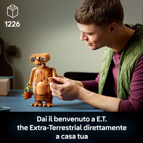 LEGO Ideas 21370 E.T. the Extra-Terrestrial, Kit Modellismo per Adulti con Figura Aliena, Fiori Finti e Mattoncino Luminoso