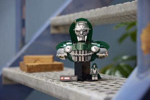 LEGO | Marvel 76345 Busto del Dottor Destino, Kit di Modellismo per Adulti da Esposizione con Minifigure, Regalo Fan del Film