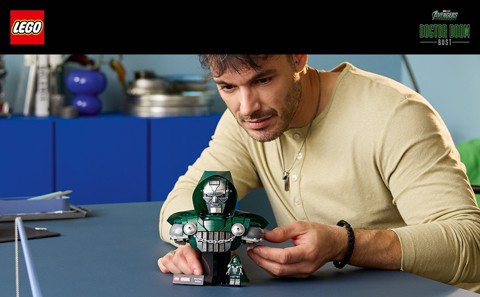 LEGO | Marvel 76345 Busto del Dottor Destino, Kit di Modellismo per Adulti da Esposizione con Minifigure, Regalo Fan del Film