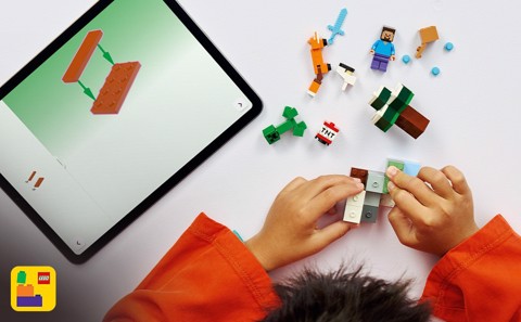 LEGO Minecraft 21583 Avventura di Steve nella Taiga, Giocattolo con Minifigure di Steve e Spada di Diamante, Regalo Gamer 6+