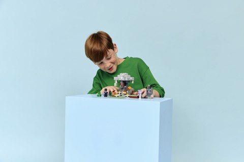 LEGO Minecraft 21586 Giardino Pallido, Bioma in Miniatura con Minifigure e Mob, Regalo per Gamer, Bambini e Bambine 7+ Anni
