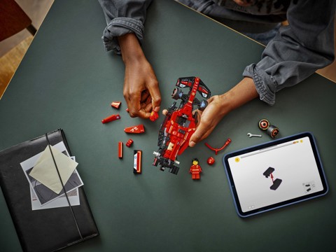 LEGO Speed Champions 77242 Auto da Corsa Ferrari F1 SF-24